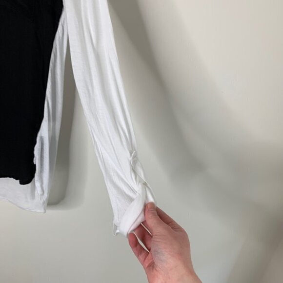 𝅺Aritzia Babaton Julien Blouse Top Henley Silk Front Rolled Sleeve Size XS - Picture 3 of 7